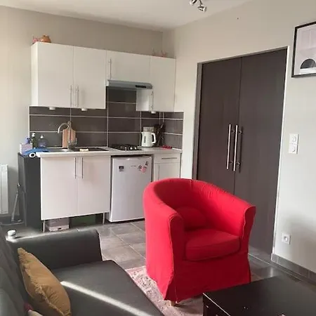 Appartement Cosy Tout Equipe Et Parking Couvert Prive Aux Portes De Flers Exterior foto